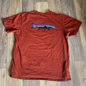 Patagonia men’s fish t-shirt